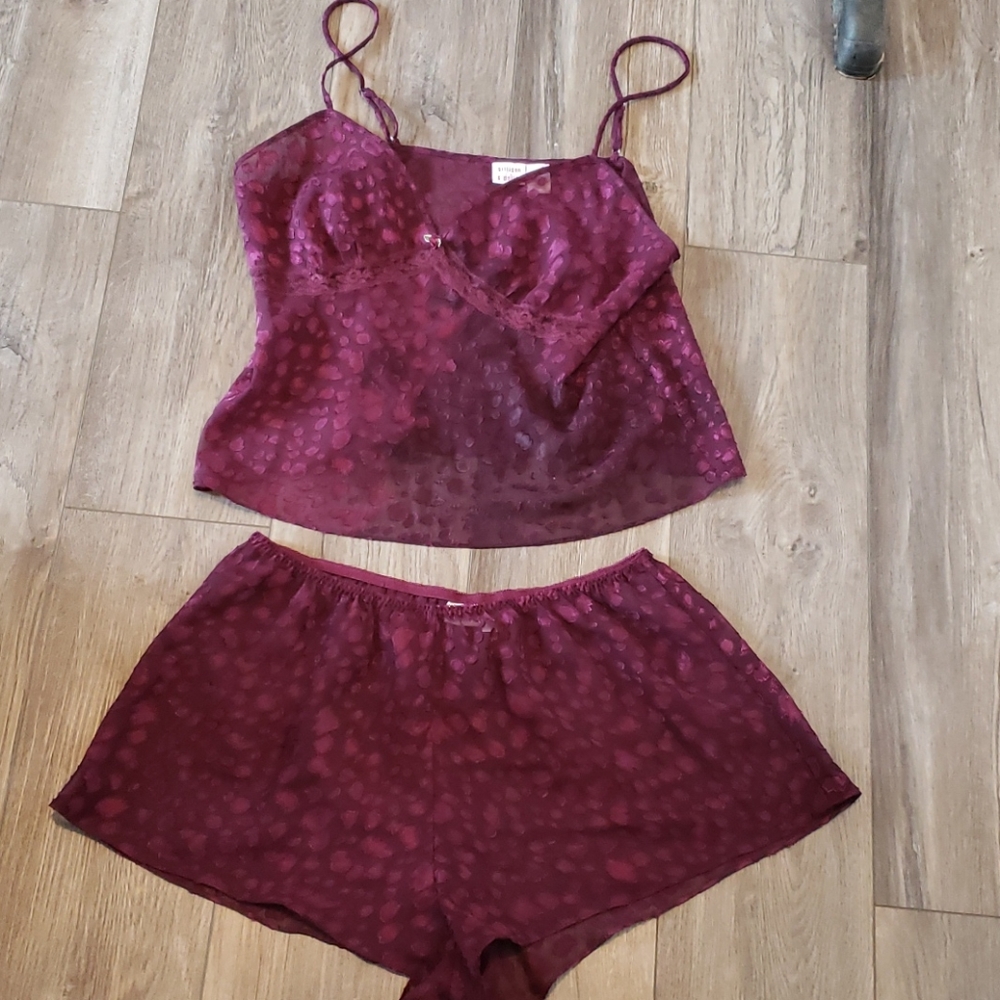 Gilligan and O'Malley nightwear